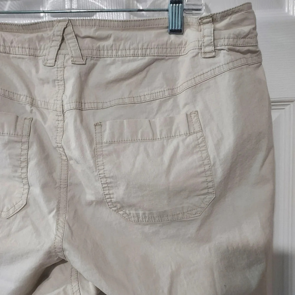 Lane Bryant Light Khaki Color Capri Length Pants in Size 14 - Picture 8 of 11